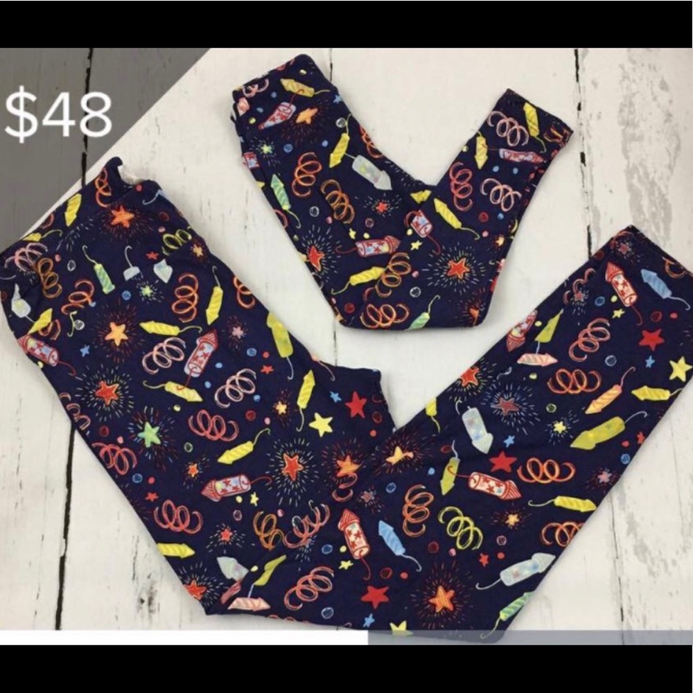 Mommy and Me leggings set! Patriotic LuLaRoe set!